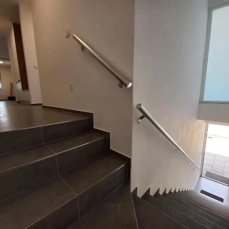 Apartament V *