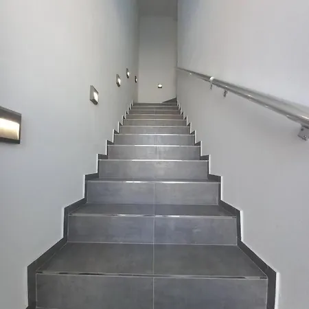 V Apartament
