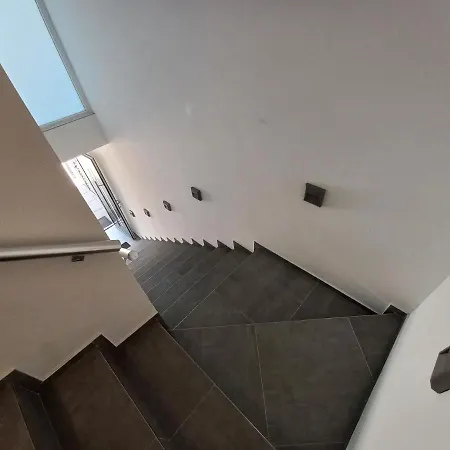 V *