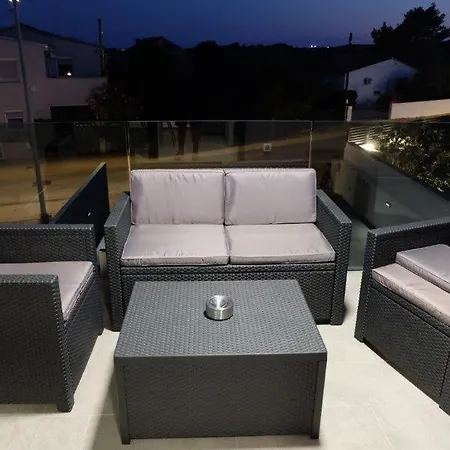 Martina Apartment Vir