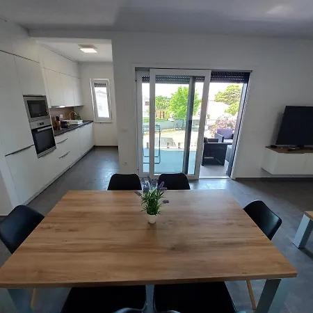 Martina Apartment *