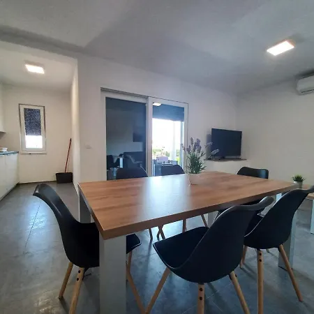 Martina Apartment *
