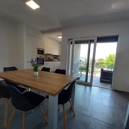 Apartment Martina Vir