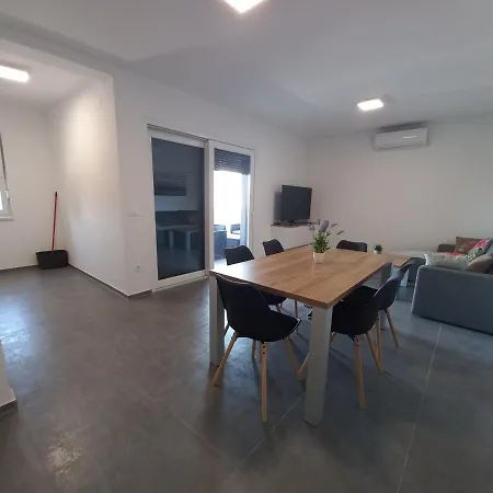 Apartment Martina Vir